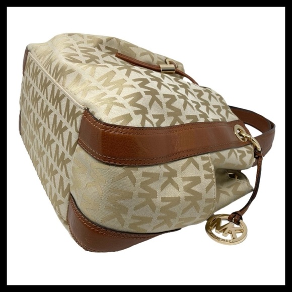 MICHAEL KORS Ludlow Shoulder Bag Signature Jacquard and Leather - Picture 11 of 16